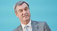 Markus Söder wird für ein neues Schwimmbad-Selfie heftig kritisiert.