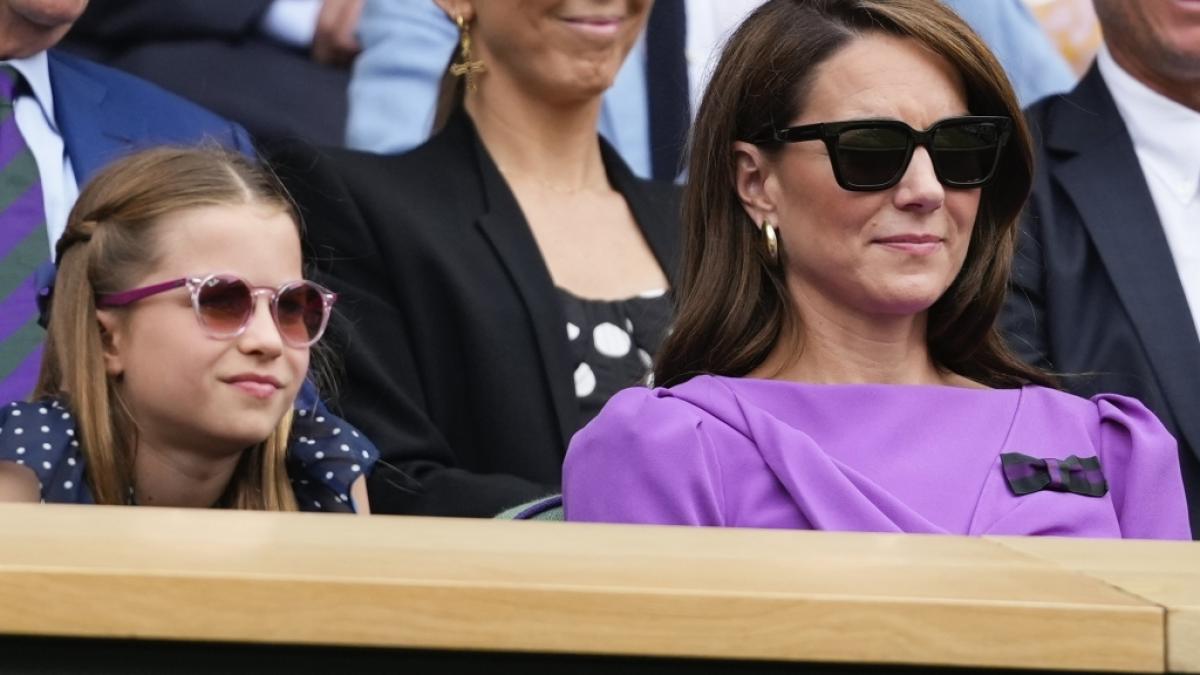 Zwei Prinzessinnen, volle Konzentration: Sowohl Charlotte als auch Kate sind gro&szlig;e Tennis-Fans und verfolgten das Finale im Herren-Einzel bei Wimbledon 2024 mit gro&szlig;em Interesse. (Foto)