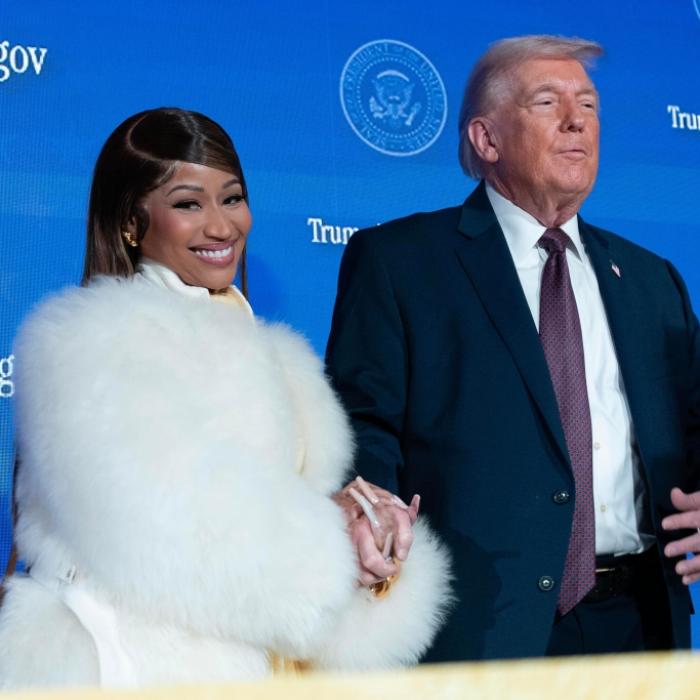 Foto mit Nicki Minaj – Hände des US-Präsidenten geben Grund zur Sorge