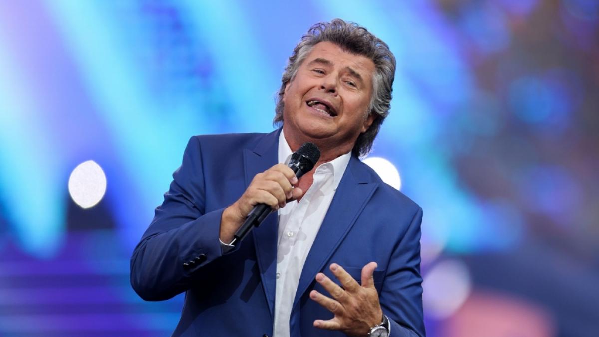 Andy Borg singt auf der B&uuml;hne. (Foto)