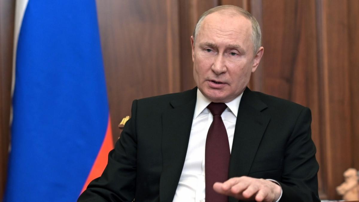 Wladimir Putins Entscheidung, Benzin-Exporte infolge der anhaltenden Angriffe auf den &Ouml;l- und Gashafen Ust-Luga zu stoppen, beutelt die russische Kriegskasse schwer. (Foto)