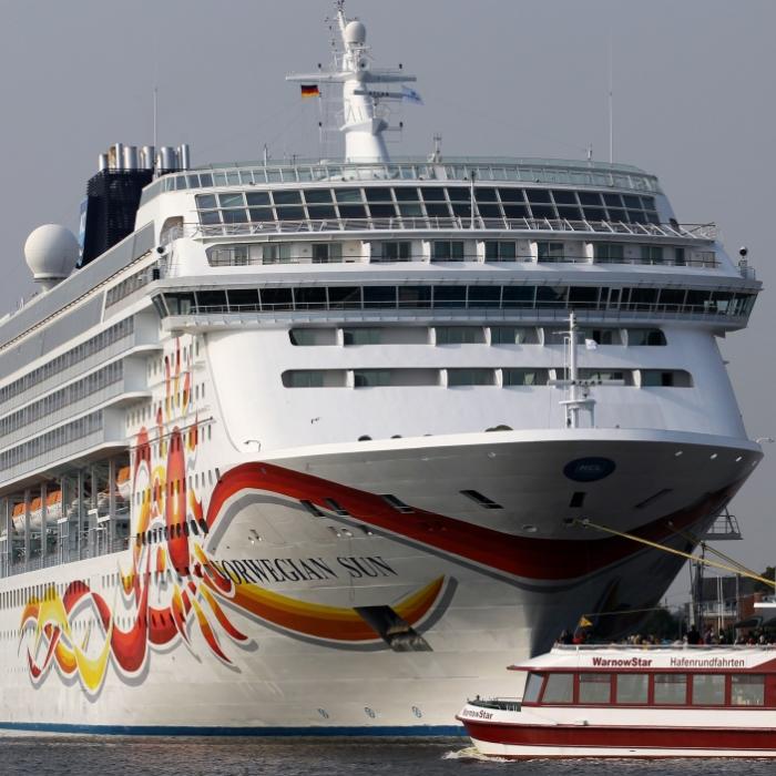 Wie die Titanic! Kreuzfahrtschiff 