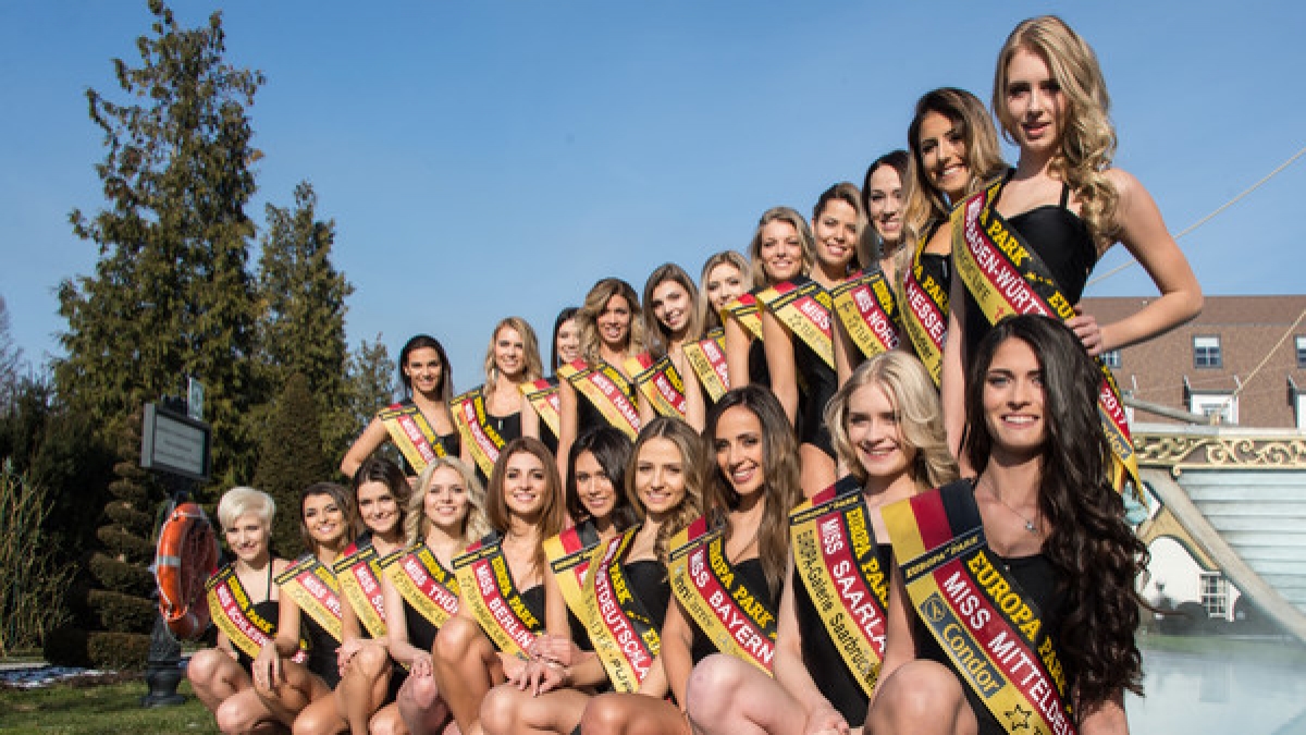 Die 21 Kandidatinnen zur Wahl der "Miss Germany" am 28. Januar im Europa-Park in Rust (Baden-Württemberg). (Foto)