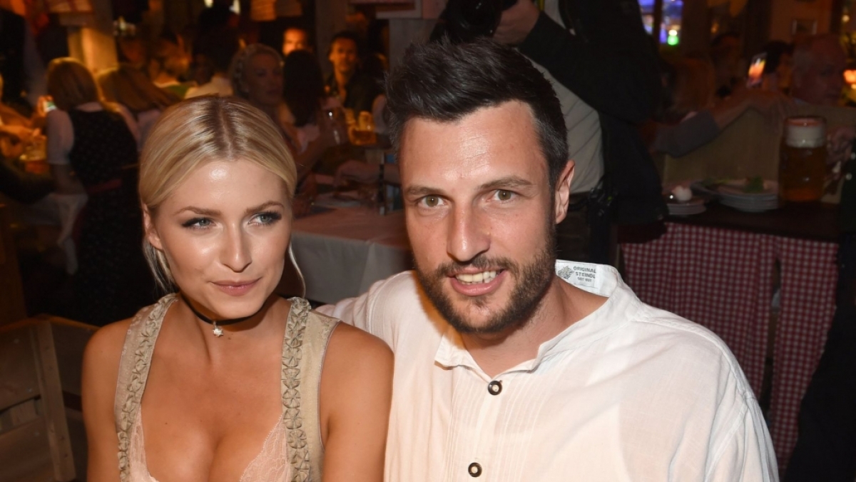 Kilian M&uuml;ller-Wohlfahrt und Lena Gercke gemeinsam auf dem Oktoberfest. (Foto)