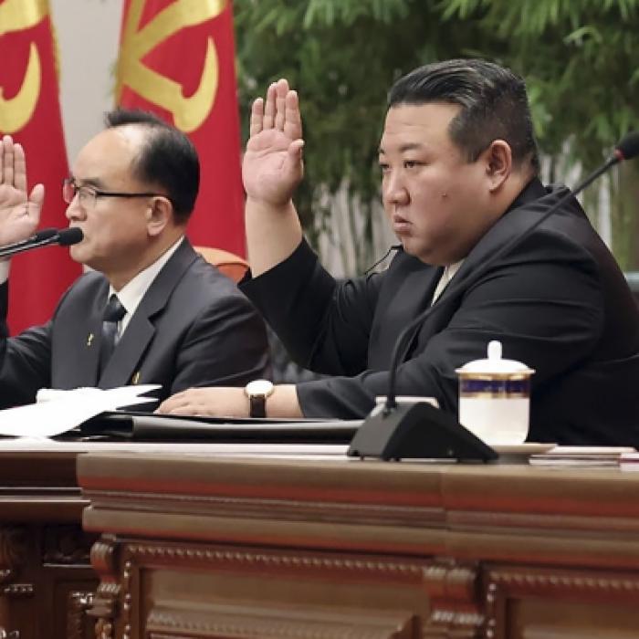 Schlaflosigkeit und Alkohol-Exzesse! Nordkorea-Kim außer sich nach Satelliten-Absturz