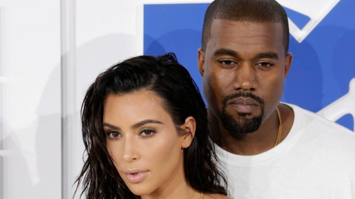 W&auml;hrend seine Ehe mit Kim Kardashian soll Kanye West eine Aff&auml;re mit einer ber&uuml;hmten S&auml;ngerin gehabt haben. (Foto)