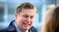 Maximilian Krah blamiert sich mit einem Tweet gegen Friedrich Merz.