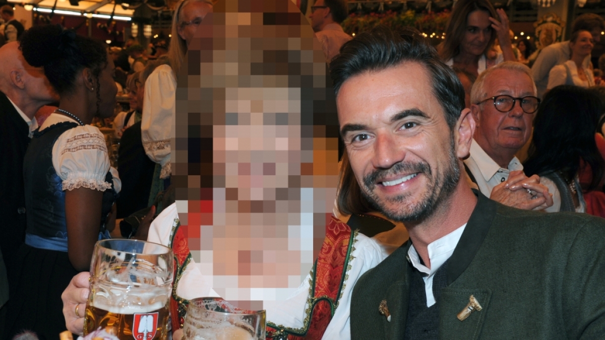 Mit wem feierte Florian Silbereisen denn hier beim Oktoberfest 2018? (Foto)