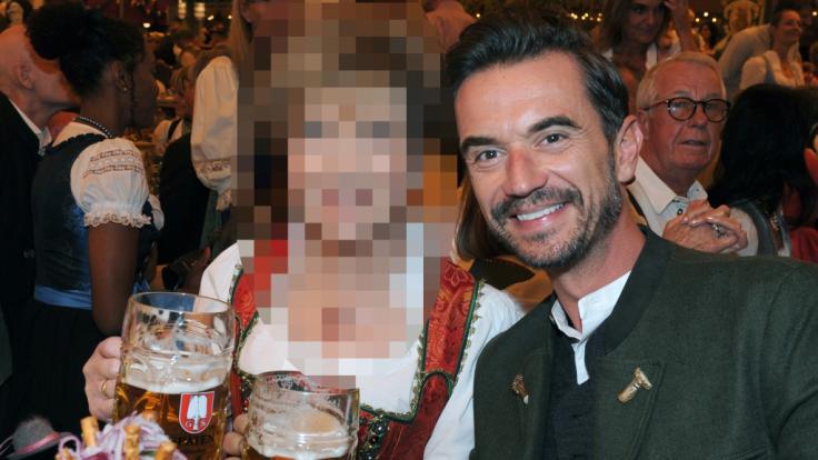Mit wem feierte Florian Silbereisen denn hier beim Oktoberfest 2018?