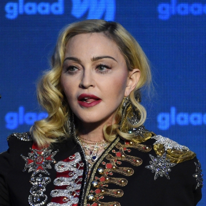Wilde Züngelei! Queen of Pop knutscht am Geburtstag mit zwei Frauen