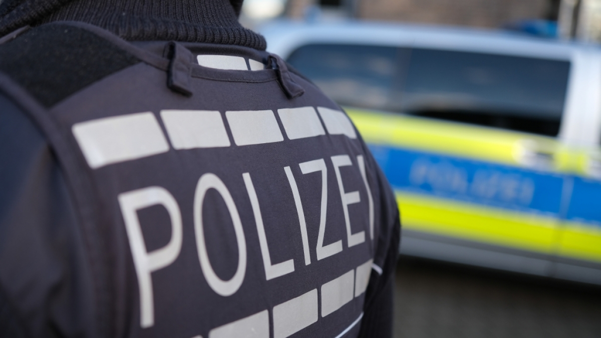 Polizei und Staatsanwaltschaft ermitteln nach einem Armbrust-Mord im Schwalm-Eder-Kreis (Hessen). (Foto)