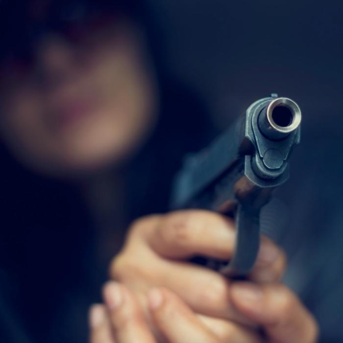 Frau (65) ballert in Notaufnahme um sich!