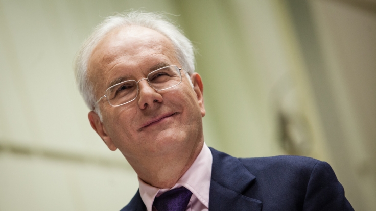 Wer mit Harald Schmidt drehen möchte, muss ihm eine schöne Location und nette Kollegen bieten.