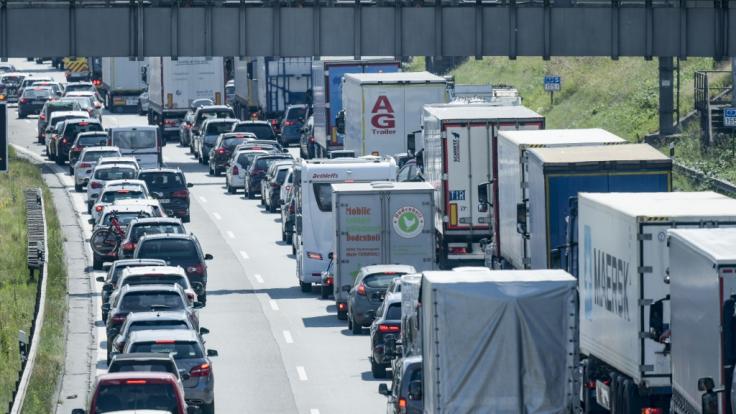 ADAC-Stauprognose vom 09.-11.07.2021: Verstopfte Autobahnen zum Sommerferienstart - HIER drohen heute Staus - Vimarsana News