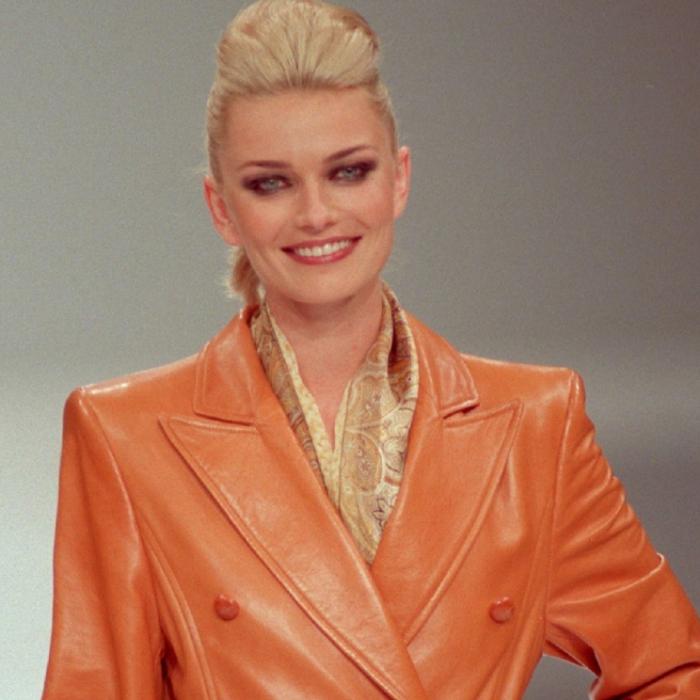 Unverschämt heiß mit 55 Jahren! DIESES Model verführt das Netz