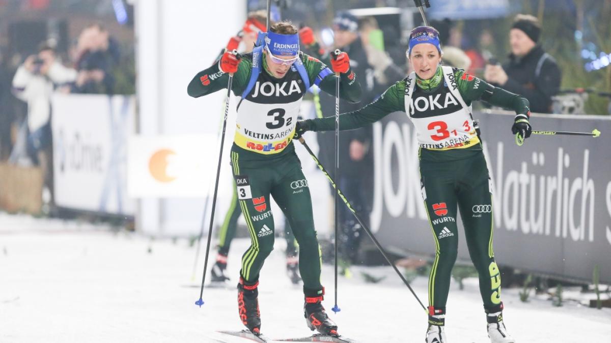 Deutschlands Biathlon-Paar Nummer 1, Franziska Preu&szlig; und Simon Schempp, startete 2019 gemeinsam beim Biathlon auf Schalke - im Dezember 2024 startet Preu&szlig; mit ihrem Teamkollegen Philipp Nawrath. (Foto)