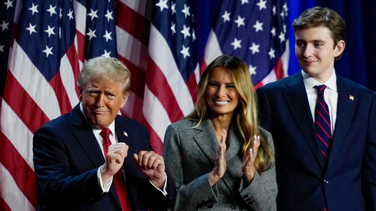 Barron Trump, der j&uuml;ngste Sohn von US-Pr&auml;sident Donald Trump und dessen Ehefrau Melania, ist l&auml;ngst zum Faszinosum geworden, auch wenn sich der hochgewachsene Trump-Spr&ouml;ssling lieber im Hintergrund h&auml;lt. (Foto)