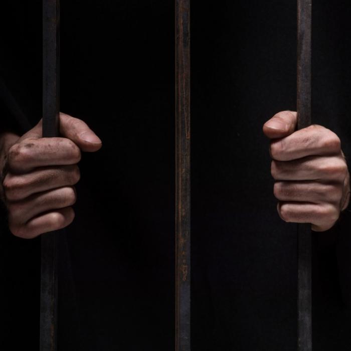 Frau hält schwer verletzten Jungen 30 Jahre gefangen