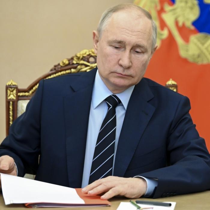 Innerster Zirkel will Kriegsende! Ex-Militär sagt Putsch in Russland voraus