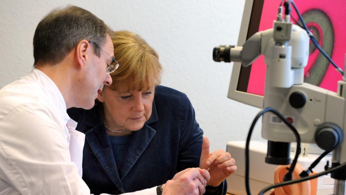 Im Mai 2011 hat das Bundesforschungsministerium sein neues Förderkonzept «Vernachlässigte und armutsassoziierte Krankheiten» vorgestellt. Damit soll die Forschungsförderung für diese Krankheiten kontinuierlich ausgebaut werden. (Foto)