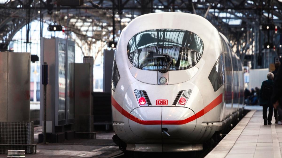 Nach gescheiterten Tarifverhandlungen droht Pendlern ein unbefristeter Streik bei der Deutschen Bahn. (Symbolbild) (Foto)