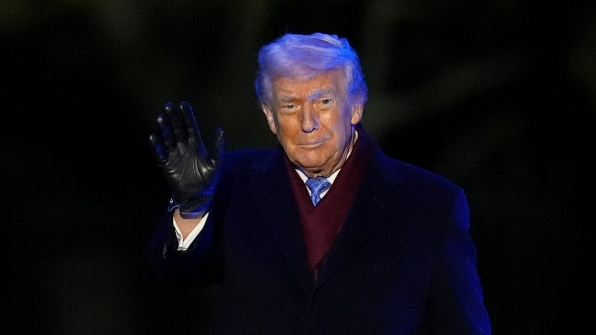 Donald Trump am&uuml;siert einen seiner Unterst&uuml;tzer mit seinem Schreibstil. (Foto)
