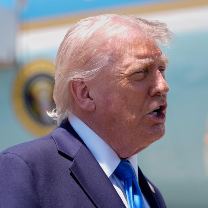 US-Präsident widerspricht sich selbst vor laufender Kamera