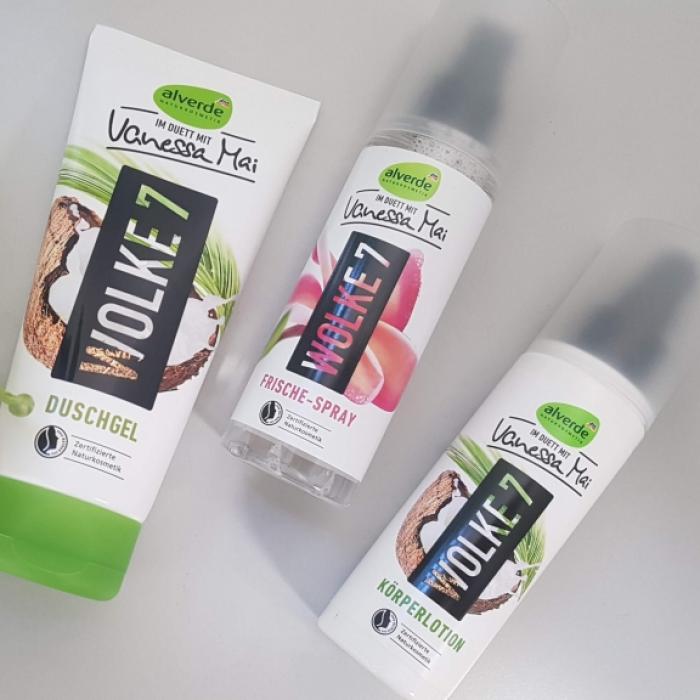 Schlagerstar macht Naturkosmetik! Schmieren ihre Produkte ab?