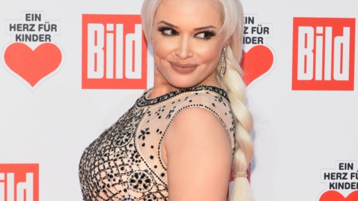 Daniela Katzenberger verwirrte ihre Fans mit einem Babybauch-Foto. (Foto)