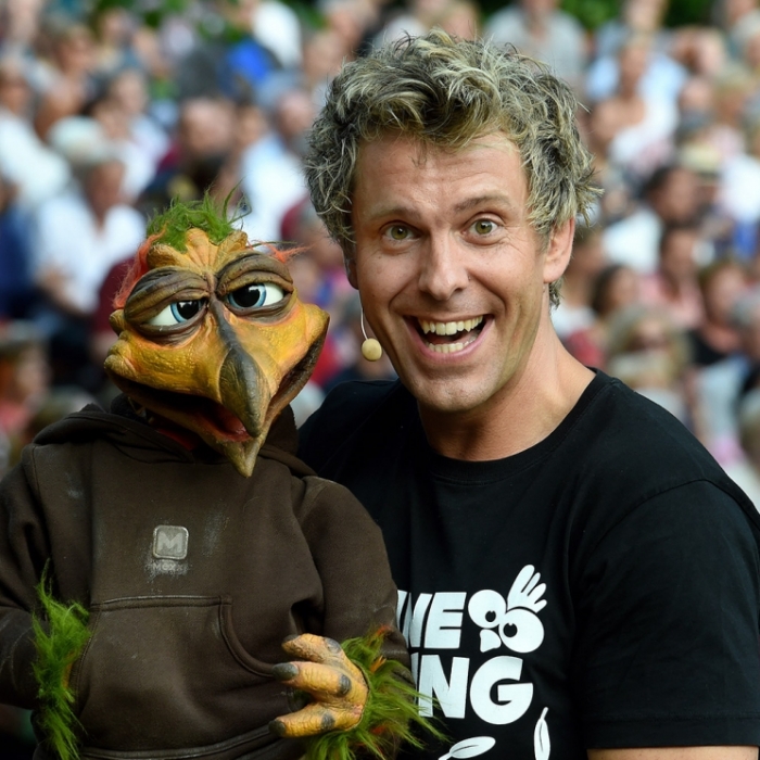 Lässt der erfolgreiche Bauchredner auch mit seiner Freundin die Puppen tanzen?
