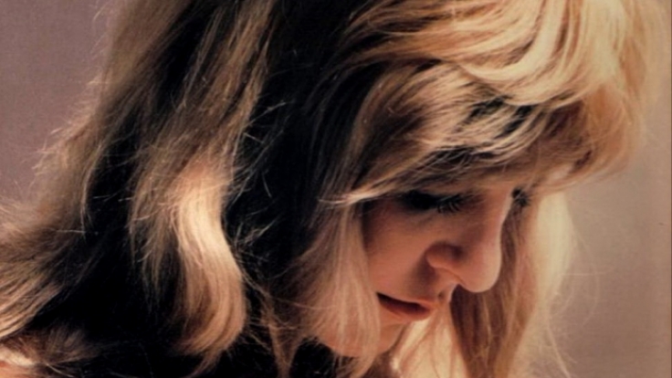 Traurig sein muss frau bei kleinen Brüsten nicht: Und wer doch Probleme hat, für den gibt´s seit den 1970er Jahren den Wonderbra.