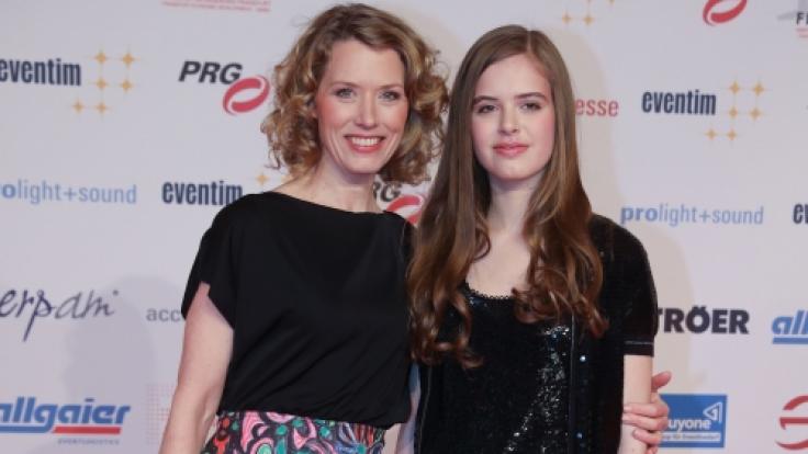 Franziska Reichenbacher und ihre Tochter Serafina beim LEA-Award 2017.