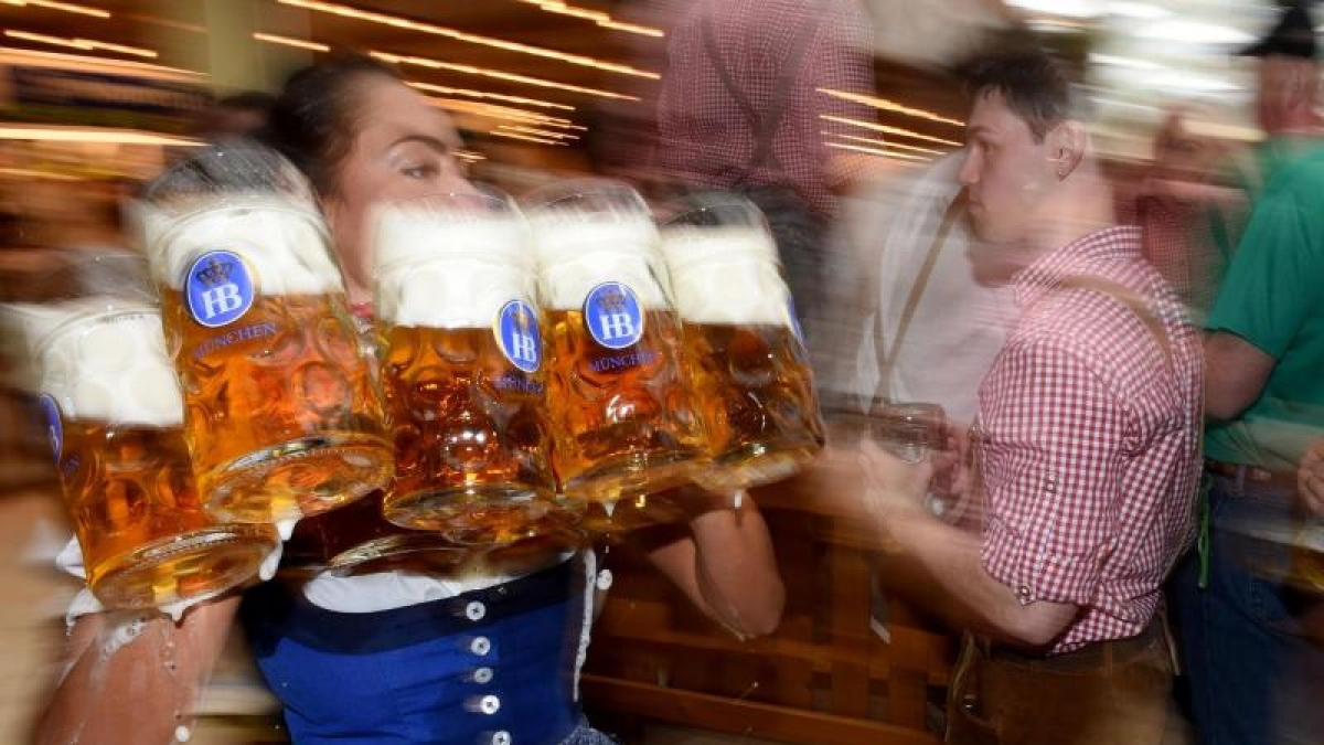 Auf den Wiesn gab es schon einige Skandale, die nicht einmal etwas mit dem Bier zu tun hatten. (Foto)