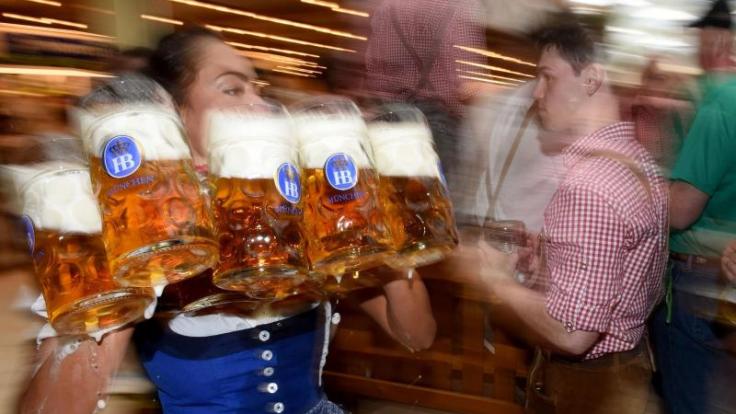 Auf den Wiesn gab es schon einige Skandale, die nicht einmal etwas mit dem Bier zu tun hatten.