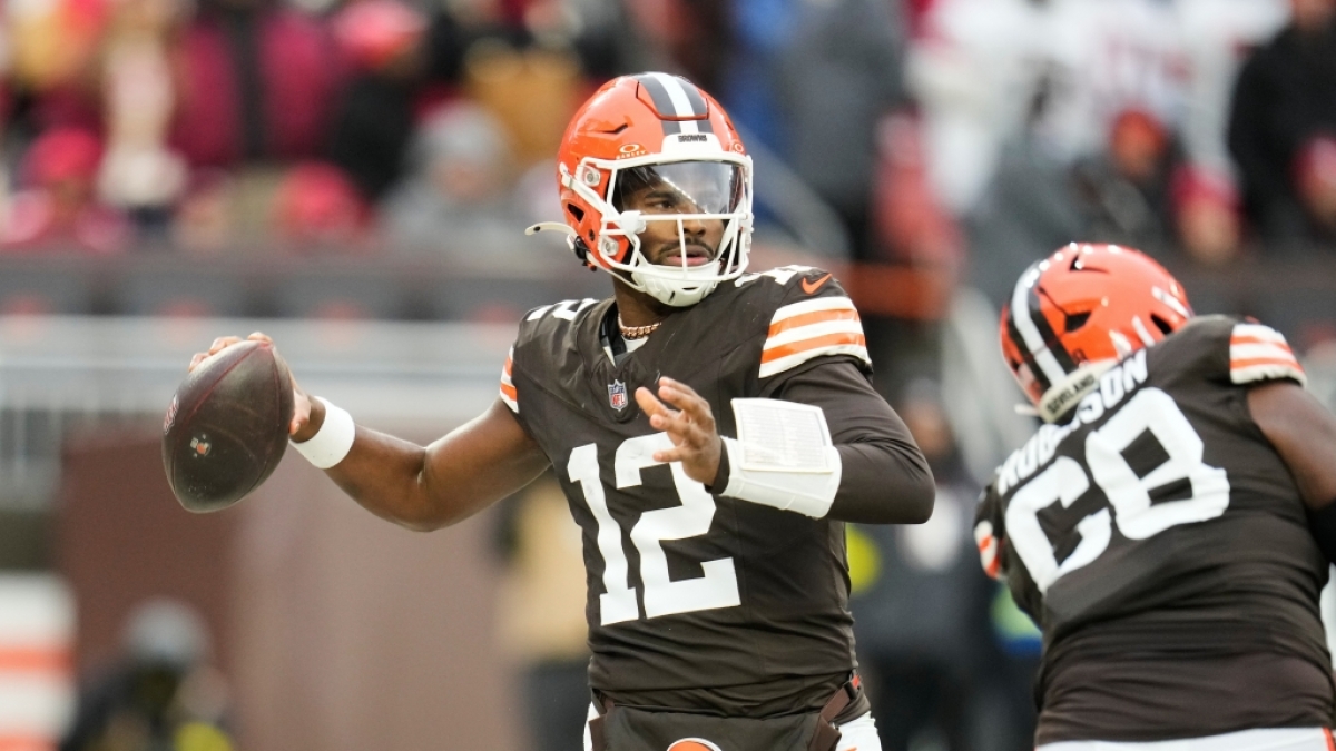 Shedeur Sanders von den Cleveland Browns wirft den Ball, am 30.11.2025. (Symbolbild) (Foto)