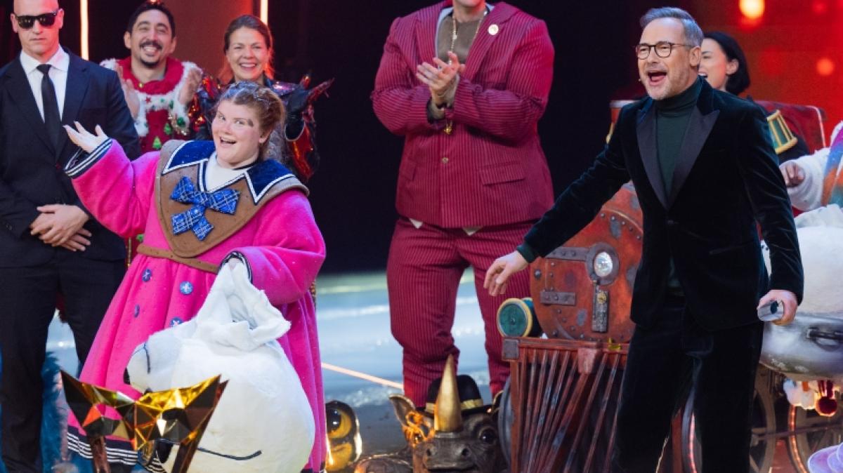S&auml;ngerin Loi hat als "Der Panda" das Finale von "Masked Singer" gewonnen. (Foto)