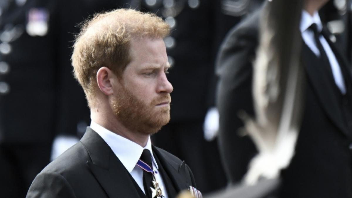Prinz Harry erfuhr erst sp&auml;t vom Tod der K&ouml;nigin. (Foto)