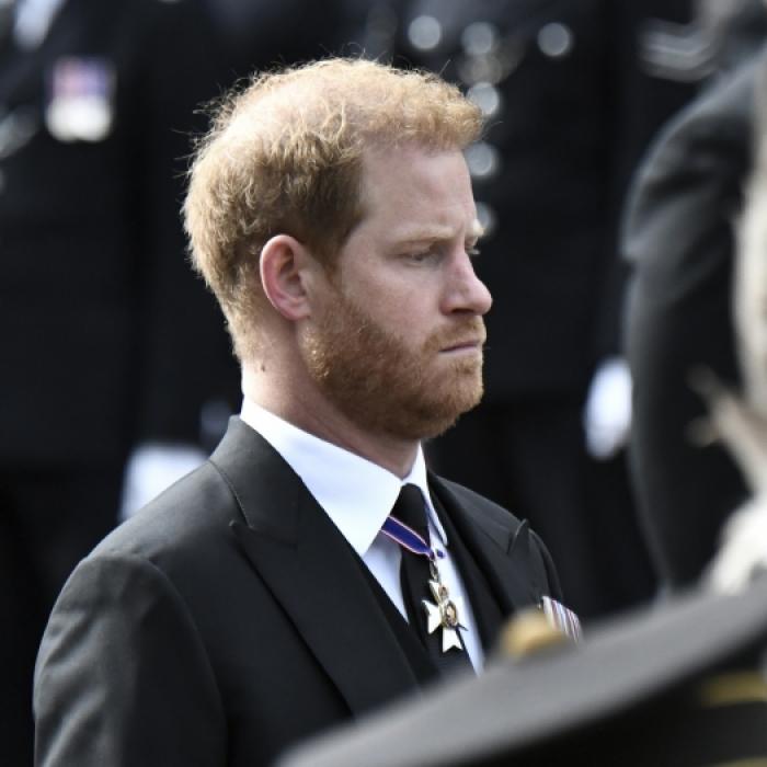 Nur 5 Minuten vor der Verkündung! Wann Harry wirklich vom Queen-Tod erfuhr