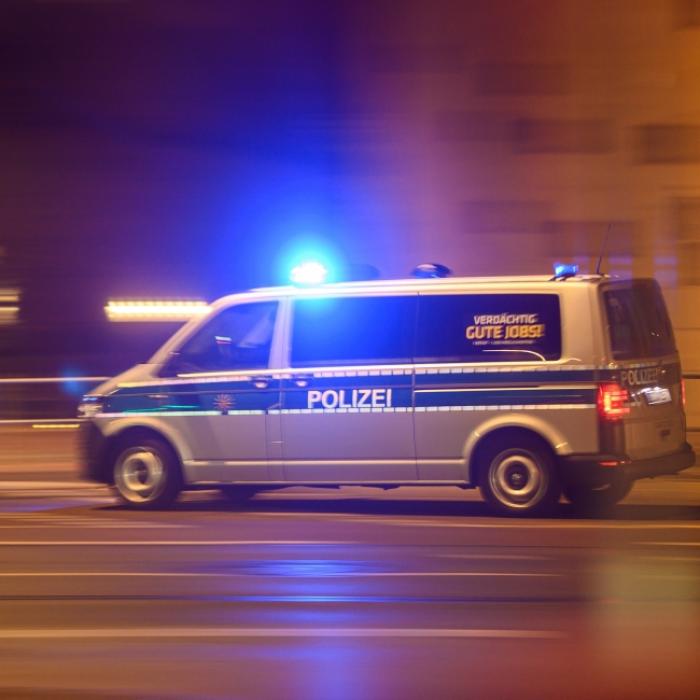 Mutter (34) und Kind (5) tot in Wohnung entdeckt