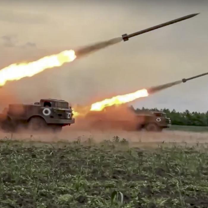 Keine Raketen mehr! Kreml-Boss lässt Uralt-Waffen abfeuern