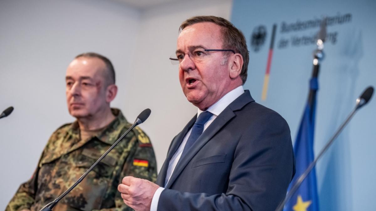 Bundeswehr-General Carsten Breuer und Verteidigungsminister Boris Pistorius. (Foto)