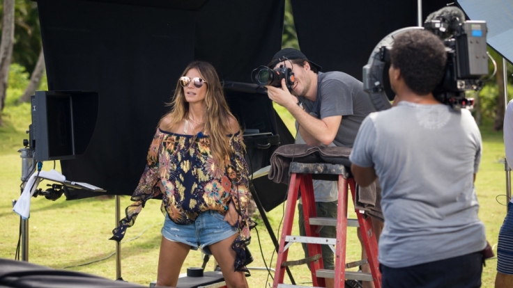 Heidi Klum scheucht ihre Kandidatinnen bei