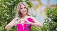 Sylvie Meis zeigt sich auf Instagram im eleganten schwarzen Kleid mit tiefem Ausschnitt in der Mitte.