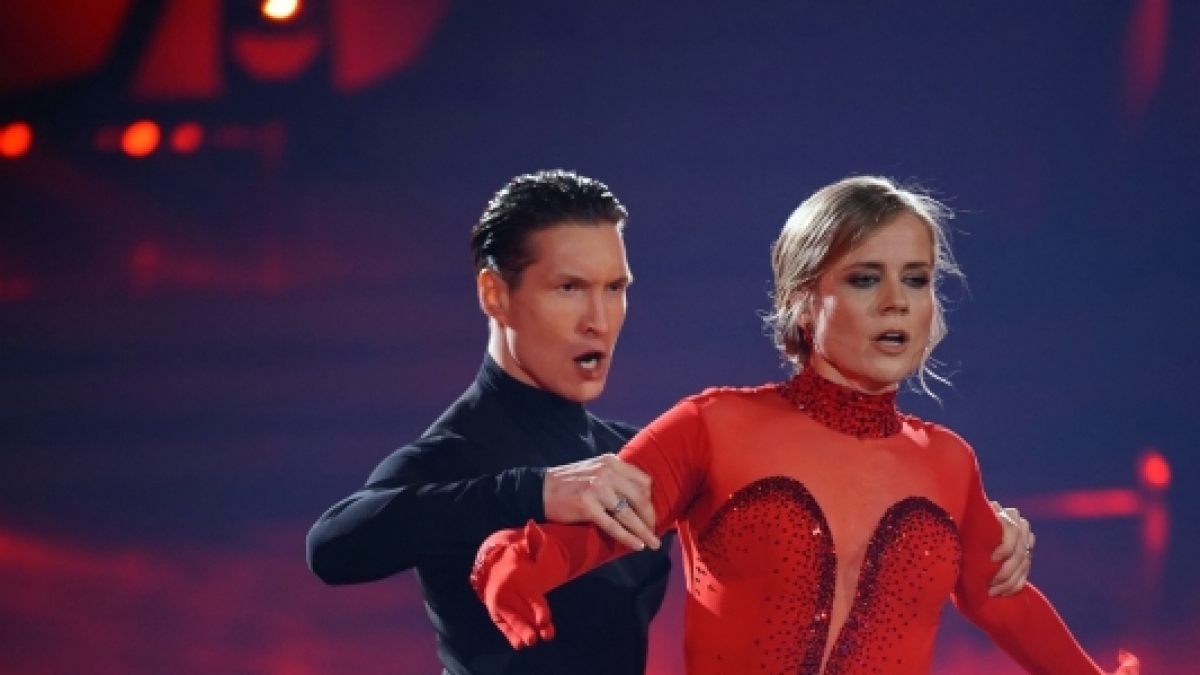 Bei der diesj&auml;hrigen "Let's Dance"-Staffel schwebt Ilse DeLange mit Profi&nbsp;Evgeny Vinokurov &uuml;bers Parkett. Privat darf sie jedoch ein anderer Mann im Arm halten (Foto)