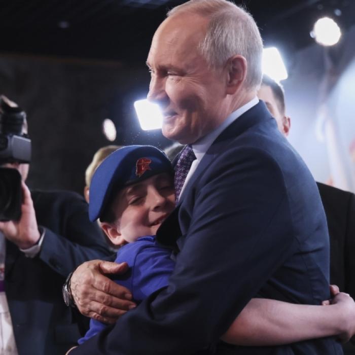 Putin-Agenten rekrutieren angeblich Kinder als 