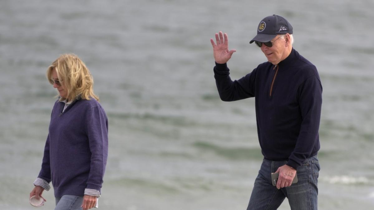 Jill und Joe Biden am Strand in Delaware. (Foto)