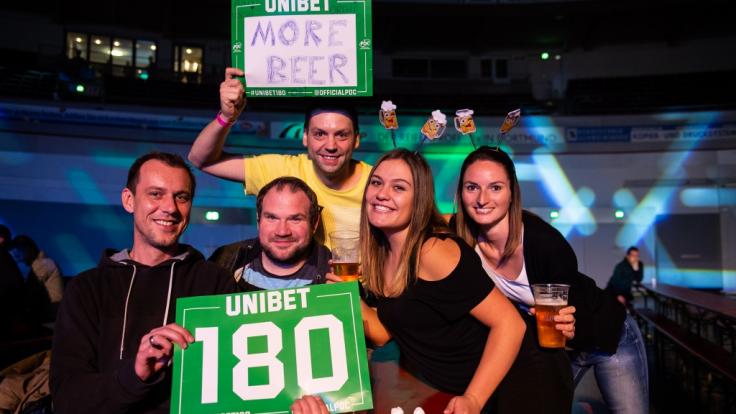 Bei Darts-Turnieren kocht die Stimmung im Publikum regelmäßig hoch.