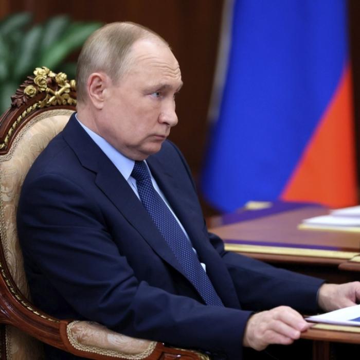 Wut über sinnlosen Krieg! Putin-Soldat überrollt Oberst mit Panzer