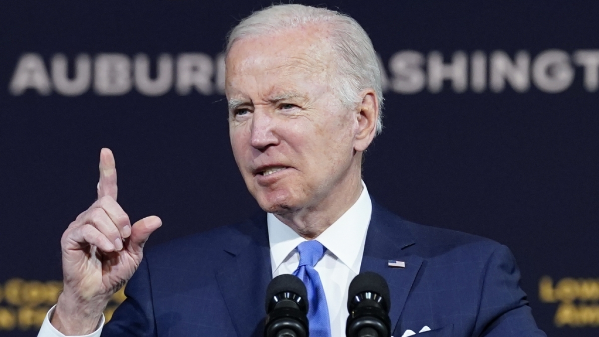 Irre Verschw&ouml;rungstheorie: QAnon-Anh&auml;nger glauben, dass Joe Biden tot ist und von Jim Carrey gespielt wird. (Foto)