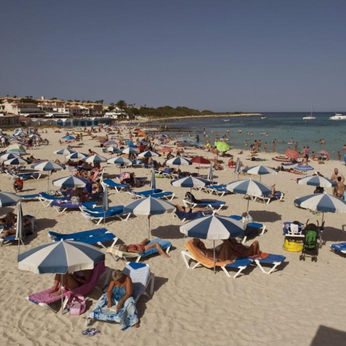 Tourist (79) stürzt am Strand - wenig später ist er tot